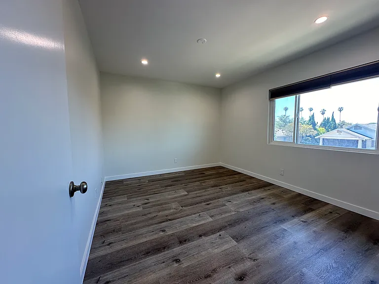1754 Pine Ave #6 — Photo 13