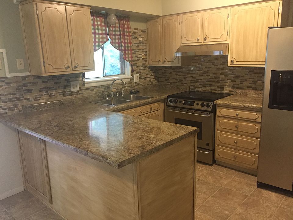 1st image of 1906 High Knoll Dr
