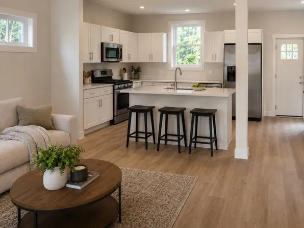 1405 Gar Hwy #2-A, Swansea, MA 02777