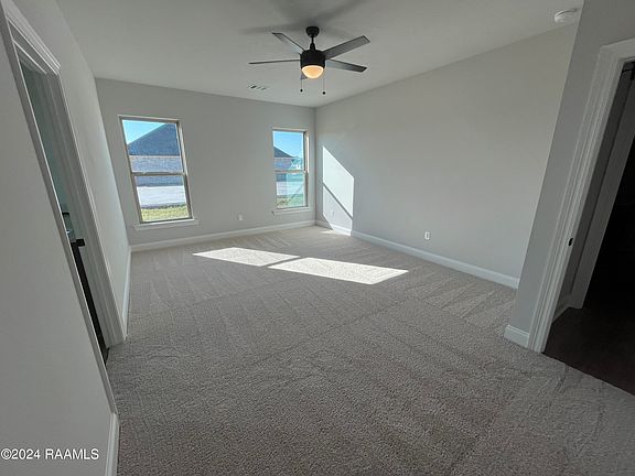 4th image of 104 Fearless Ave