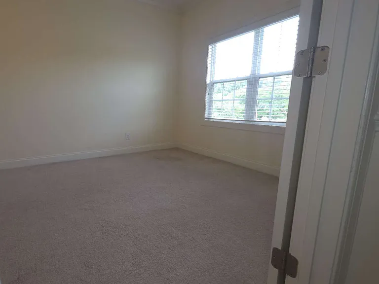 321 Gallery Dr #202 — Photo 30