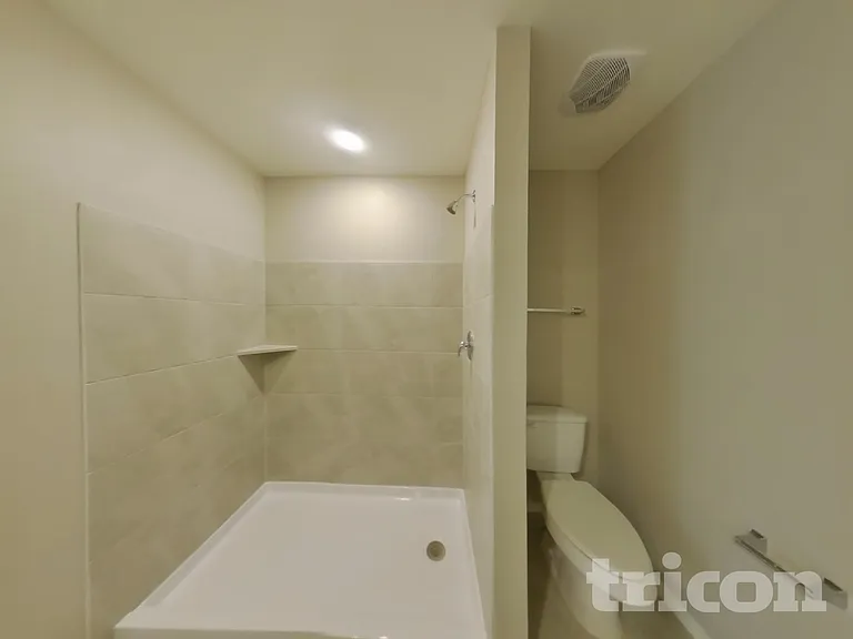 1717 Claireborne Ct — Photo 11