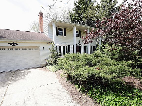 3rd image of 818 S Freer Rd