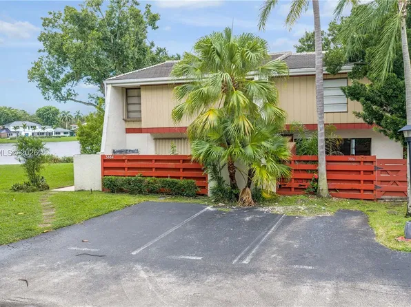 3886 Meadow Ln #250, Hollywood, FL 33021
