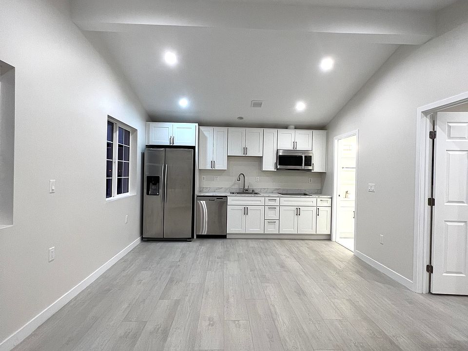1st image of 6534 Valley Circle Blvd