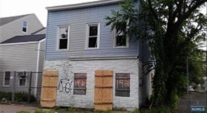 2nd image of 192 12th Ave