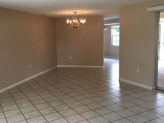 4th image of 3043 Spencer Ln