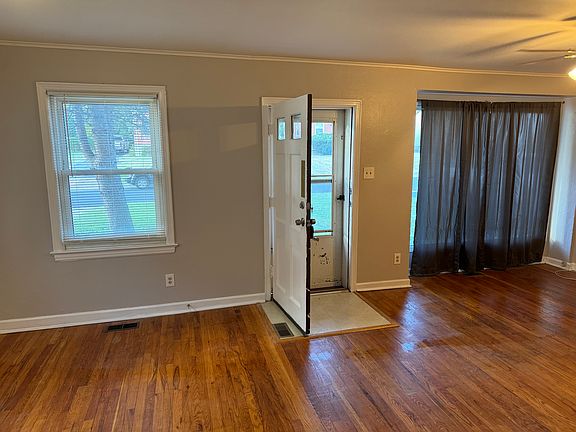 5th image of 10538 Saint Xavier Ln