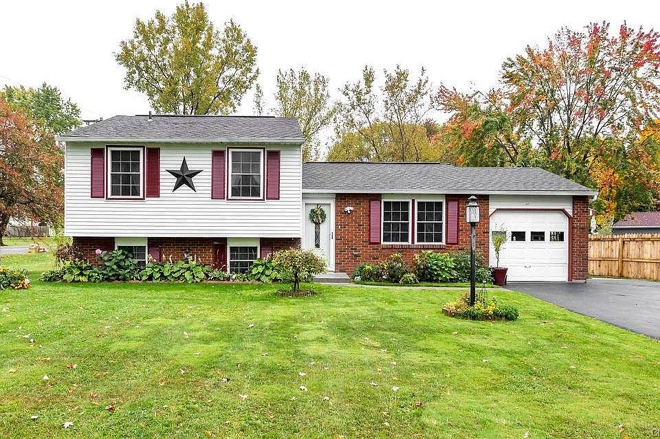 1st image of 6068 Deersprings Rd