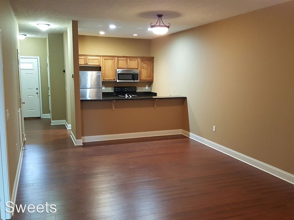 1st image of 525 Walnut Creek Dr