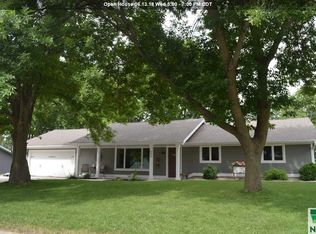 604 Louisiana Ave SW, Orange City, IA 51041