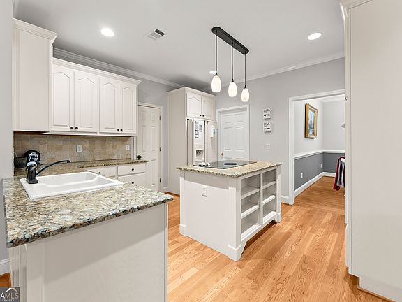 5th image of 1617 Edwards Mill Rd