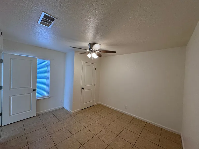 310 S Kentucky Ave — Photo 9