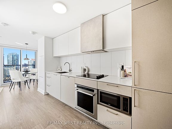 3rd image of 19 Western Battery Rd #2107