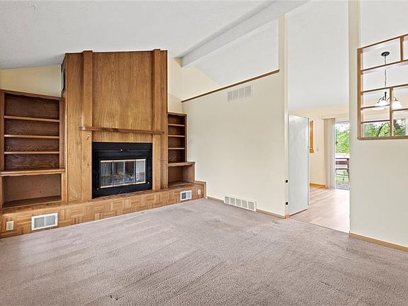 5th image of 1309 S Skyline Dr