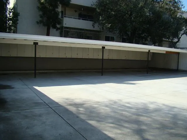 533 S Hudson Ave — Photo 19