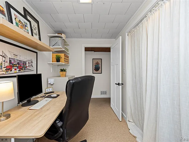 38027 Mallast St — Photo 32