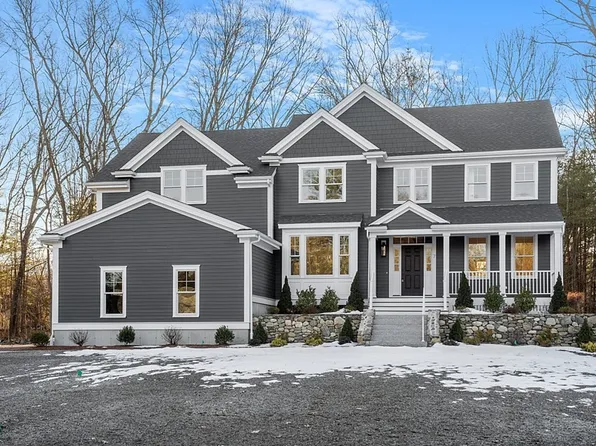 7 Woodmoor Dr, Bedford, MA 01730