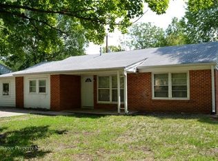 1422 Harry Rd, Manhattan, KS 66502