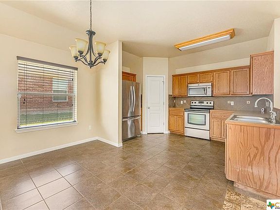 4th image of 3407 Lucas St