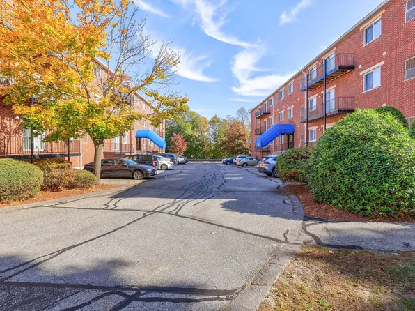 1508 Gorham St APT 107, Lowell, MA 01852