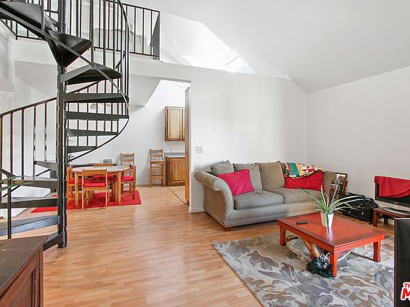 5th image of 614 Venice Way Unit 211