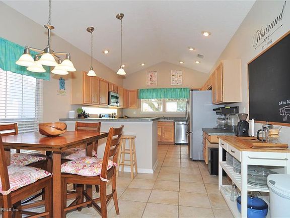 4th image of 120 N Churchill Dr