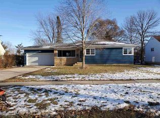 719 3rd St E, Cresco, IA 52136