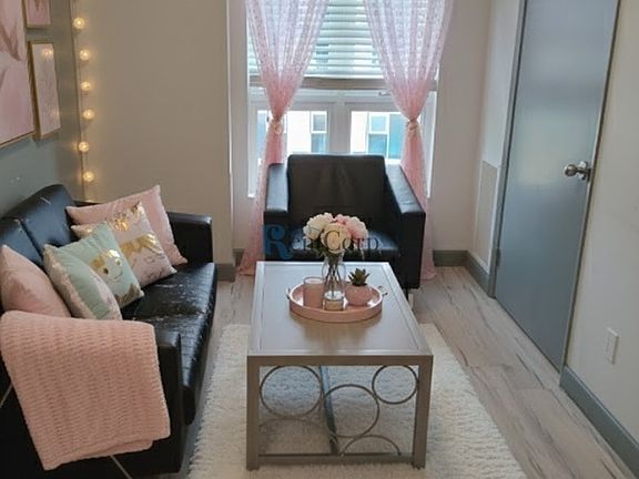 2nd image of 2716 Sunview St #258B