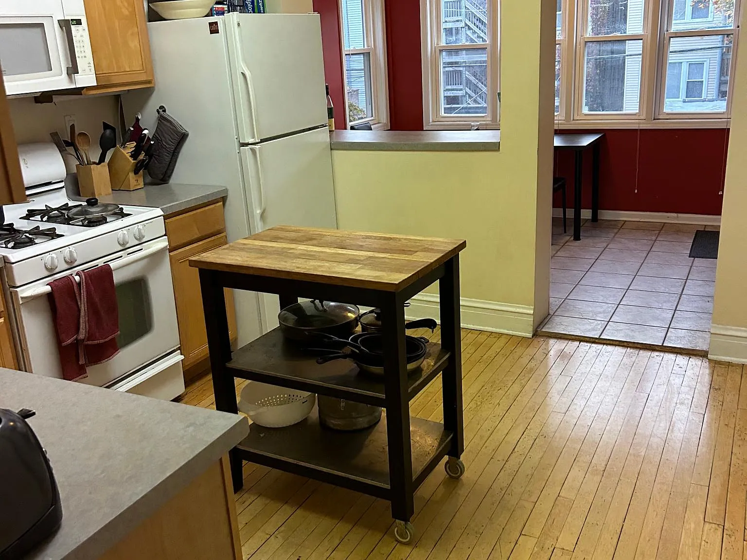 3 bed, $2,100 — Photo 3