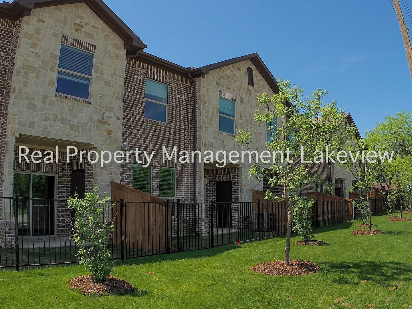 Luxury Denton Townhome Available — Photo 3