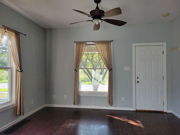 4th image of 210 SE Front St