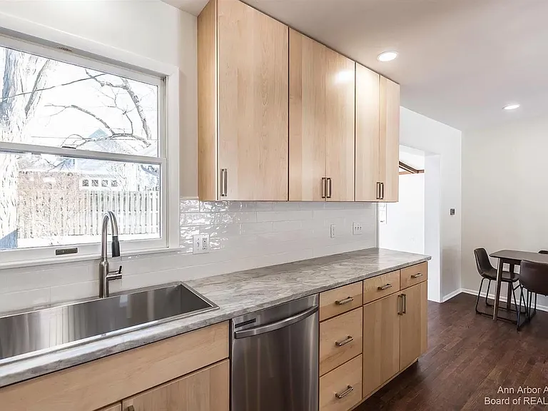 2 Gallway Ct — Photo 5