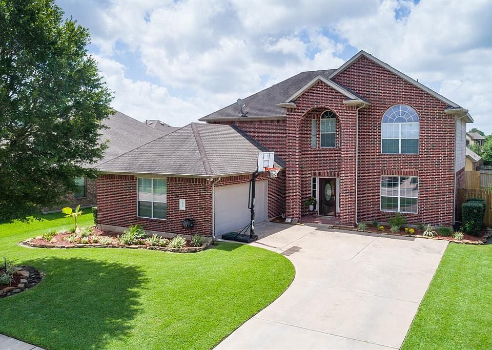 1st image of 6016 Village Grove Dr