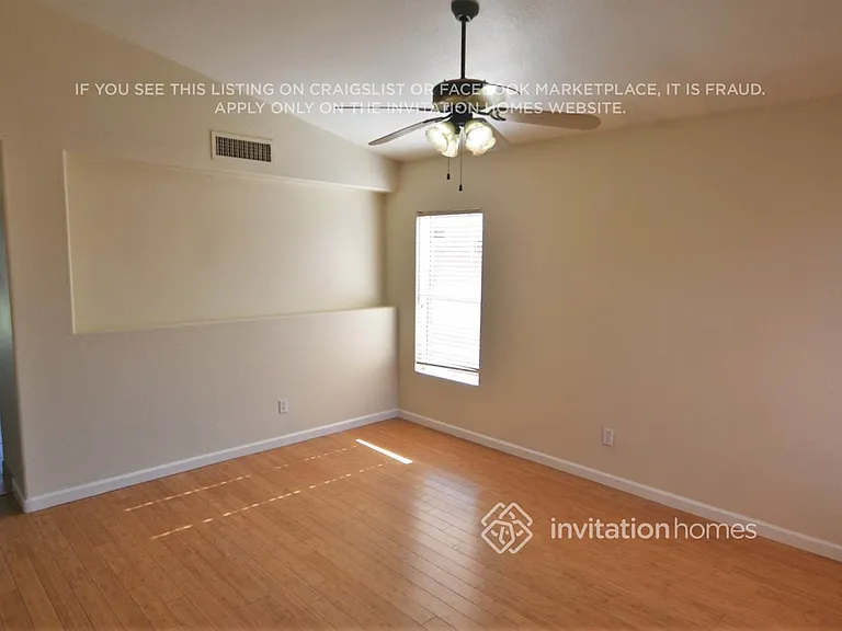 10886 W Loma Ln — Photo 4