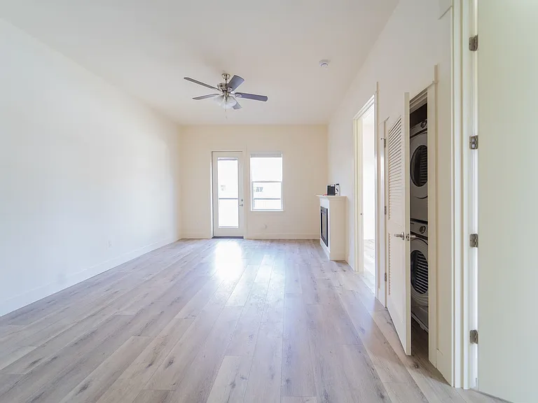 Capitol Hill Apartments — Photo 161