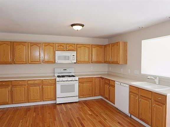 3rd image of 6014 Hidden Oaks Ct