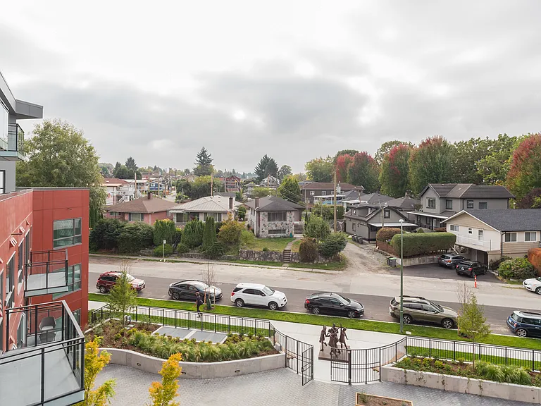 3655 Victoria Dr — Photo 93
