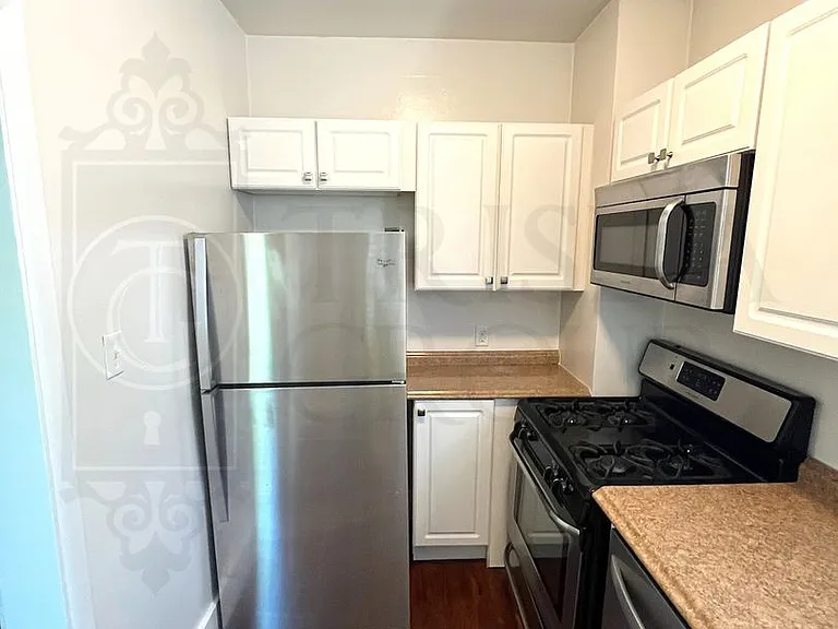 468 Belonda St — Photo 27