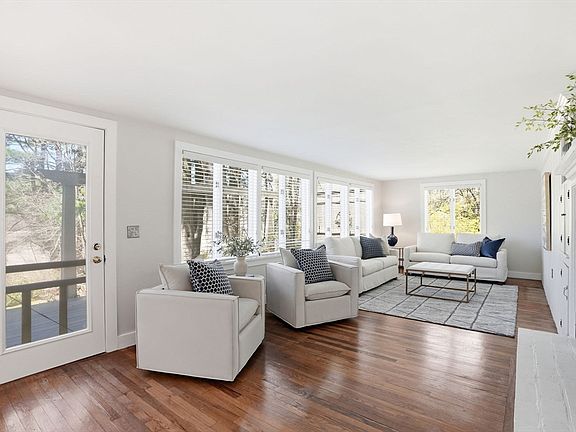 3rd image of 512 Spring St