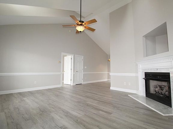 3rd image of 2505 Bentley Dr