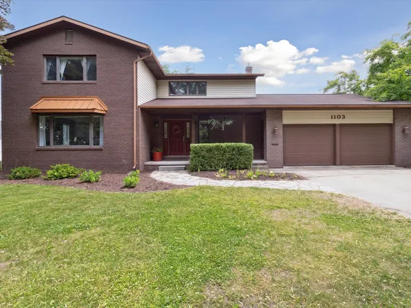 1103 Holyrood St, Midland, MI 48640