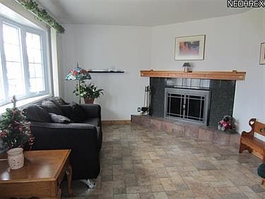 3rd image of 4743 Idleview Dr
