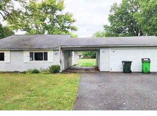 5600 Columbia Dr, Bedford Heights, OH