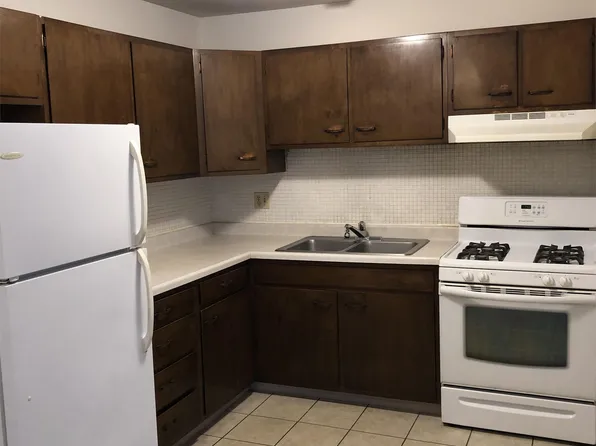 1253-1257 Fairwood Ct, Elgin, IL 60123