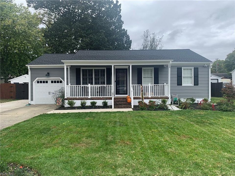2nd image of 895 Charlotte Dr