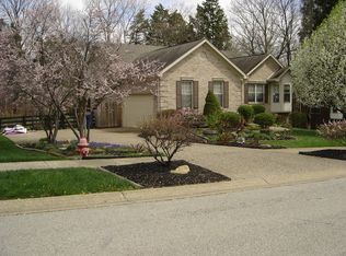 521 Wood Lake Dr, La Grange, KY 40031