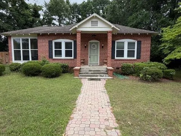 82 Nightingale St, Barnwell, SC 29812