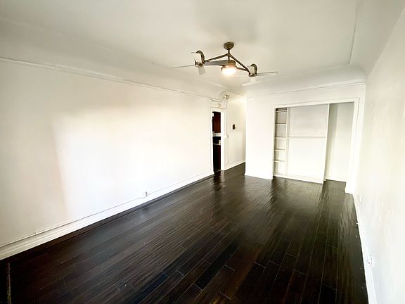 3rd image of 718 S Berendo St #211