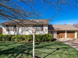 524 Crest Ridge Dr, Lakeside, TX 76108